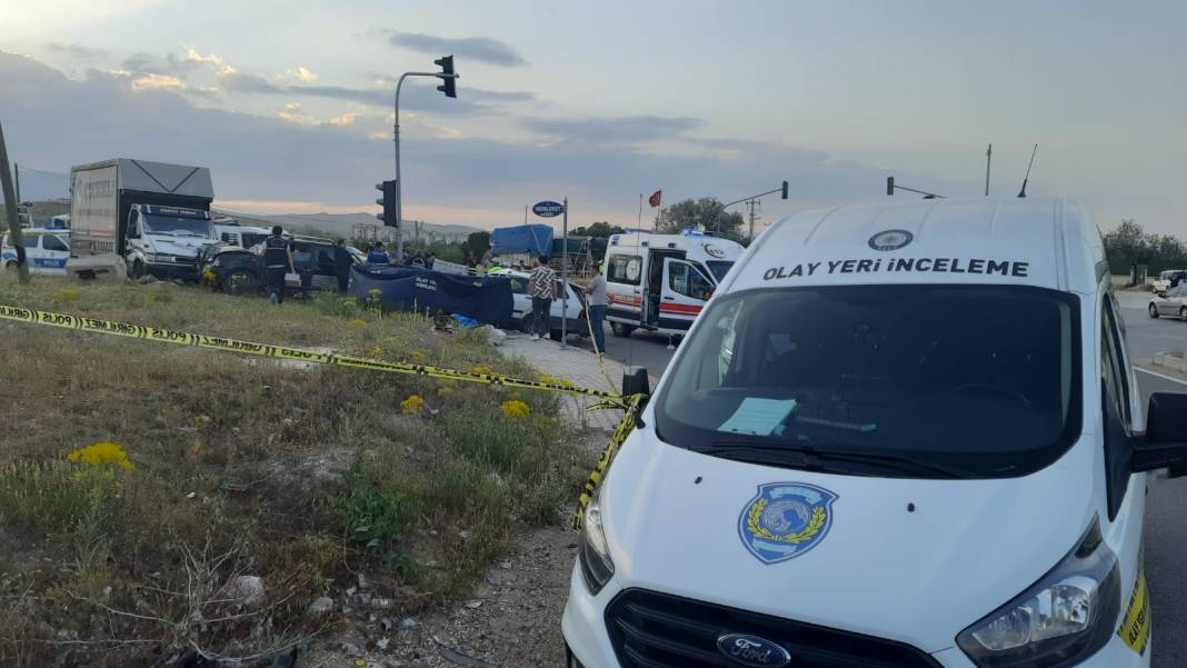 Konya’da Kadir ve Fatma Yıldız çiftinin öldüğü kaza anı kamerada 5